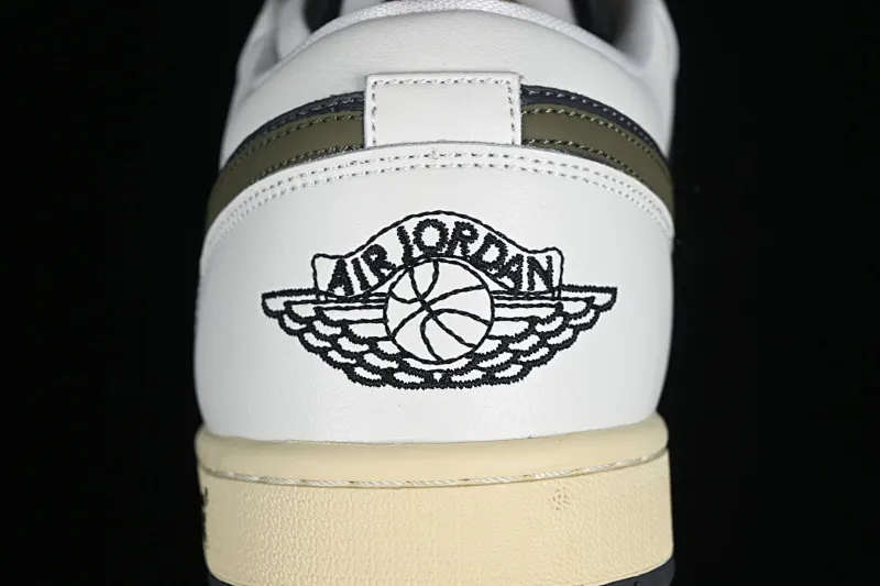 All categories Air Jordan Jordan series basketball shoes Air Jordan 1 Low Air Jordan 1 Low AJ1 Joe 1 black and green customized low-bang cultural casual sneakers DC0774-001